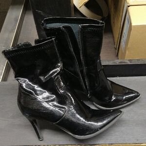 Shiny Black Heeled Zip Up Boots Sz 7.5